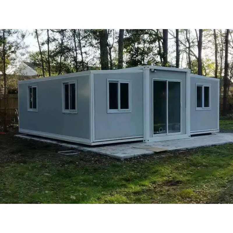 Rozšiřitelný prefabrikovaný dům se dvěma křídly